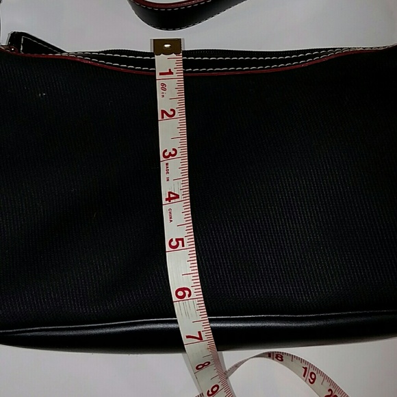 Tommy Hilfiger purse - Picture 5 of 7